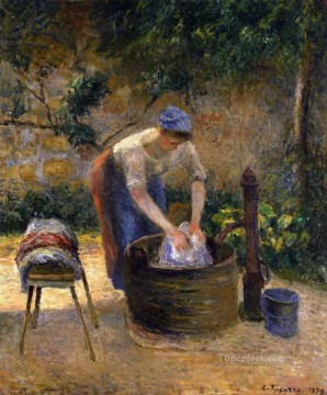 カミーユ・ピサロ Painting - 洗濯する女 1879年 カミーユ・ピサロ